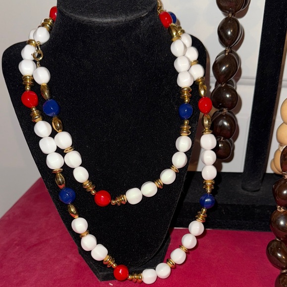 NIBI Wooden Bead Necklace Set - Picture 4 of 9